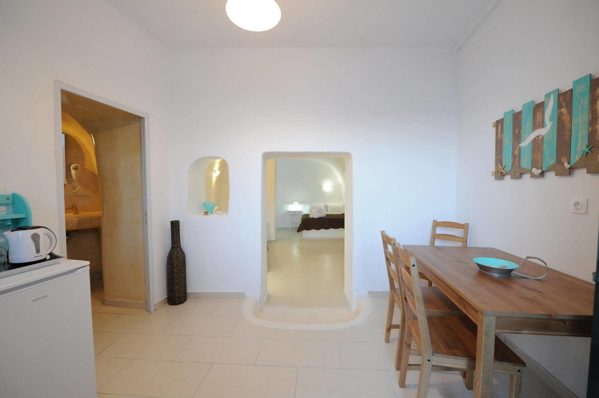 Manias Fira Residences Exterior photo