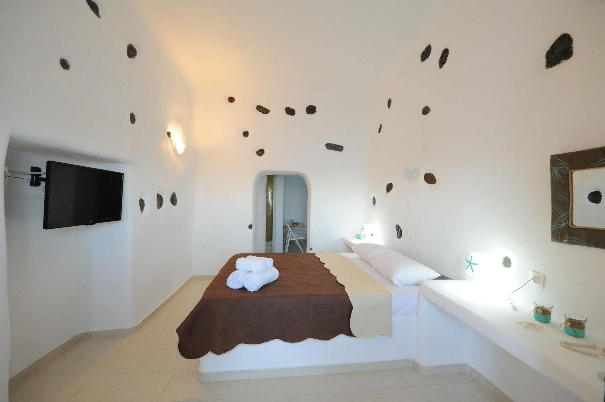 Manias Fira Residences Exterior photo
